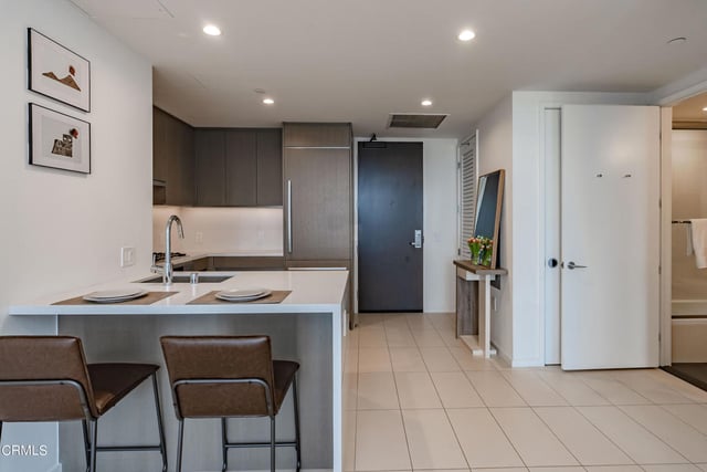 889 Francisco Street 802, Los Angeles, CA 90017 — photo 11 of 70
