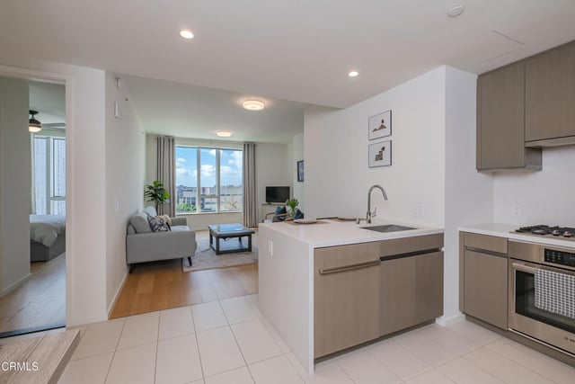 889 Francisco Street 802, Los Angeles, CA 90017 — photo 18 of 70