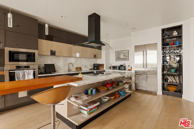 10580 Wilshire Boulevard 5SW, Los Angeles, CA 90024 — photo 12 of 34