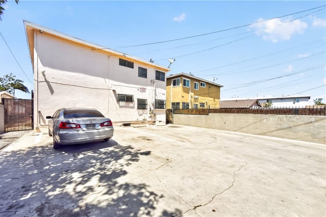 338 E 99th, Los Angeles, CA 90003 — photo 5 of 21