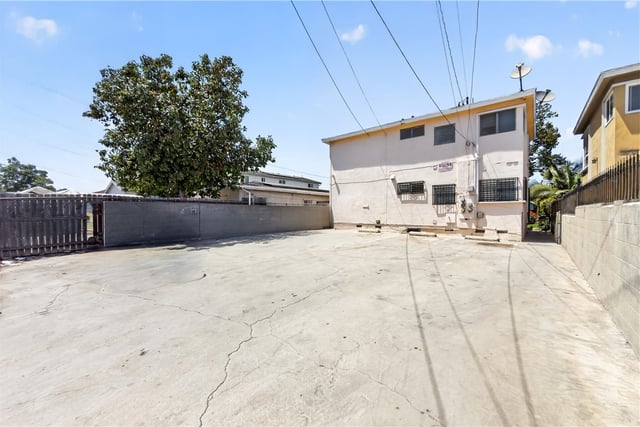 338 E 99th, Los Angeles, CA 90003 — photo 7 of 21