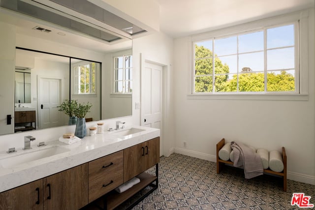 9315 Beverly Crest Drive, Los Angeles, CA 90210 — photo 29 of 52