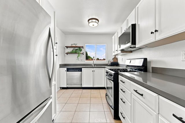 18350 Hatteras 211, Tarzana, CA 91356 — photo 11 of 44
