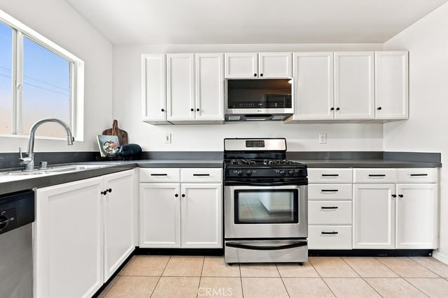 18350 Hatteras 211, Tarzana, CA 91356 — photo 12 of 44