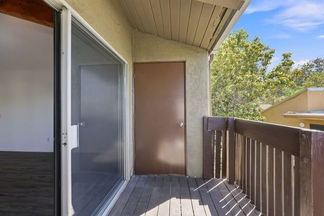 18350 Hatteras 211, Tarzana, CA 91356 — photo 32 of 44