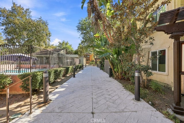 18350 Hatteras 211, Tarzana, CA 91356 — photo 39 of 44