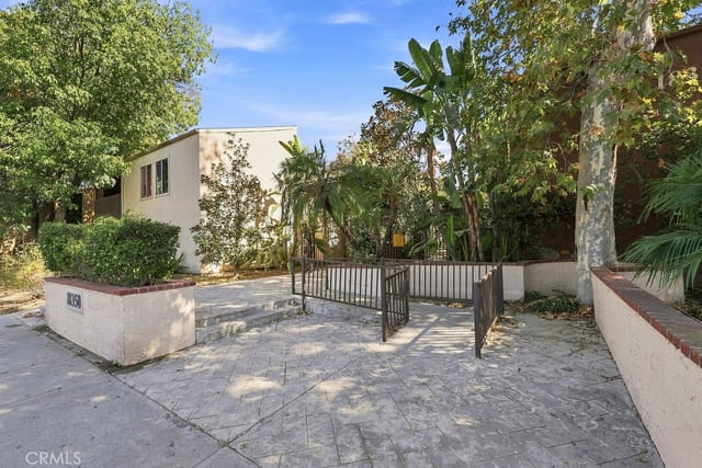 18350 Hatteras 211, Tarzana, CA 91356 — photo 40 of 44