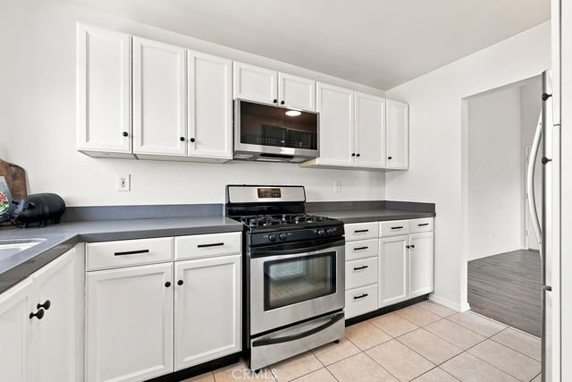 18350 Hatteras 211, Tarzana, CA 91356 — photo 8 of 44