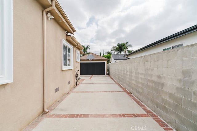 6620 Costello Avenue, Van Nuys, CA 91405 — photo 8 of 39
