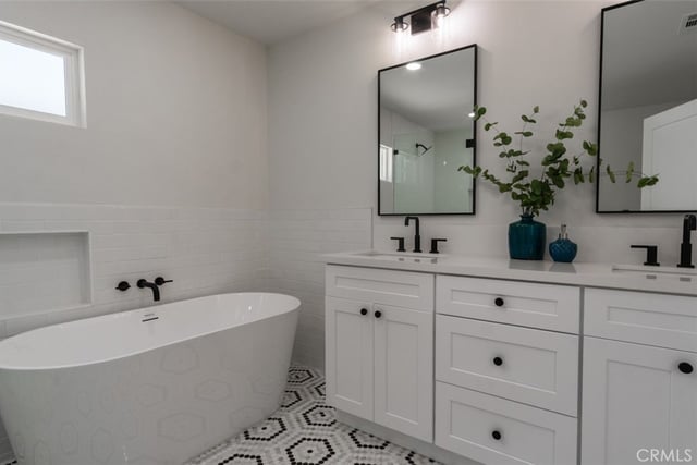 2432 Exposition Place, Los Angeles, CA 90018 — photo 15 of 27