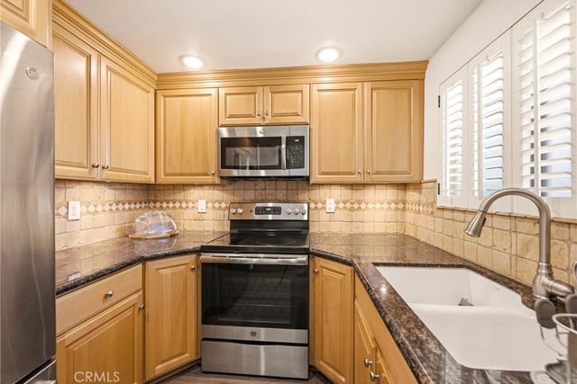 3142 Sunset Lane, Oxnard, CA 93035 — photo 18 of 38