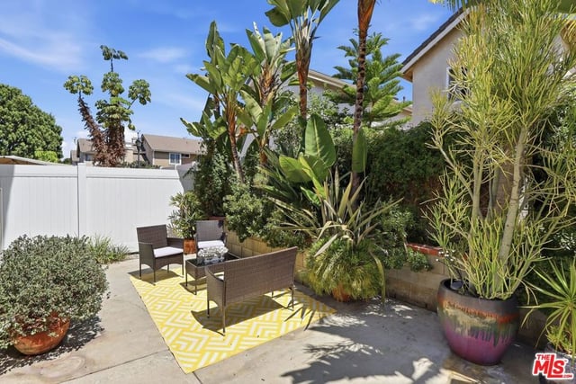 8728 Dartford Place, Inglewood, CA 90305 — photo 10 of 53
