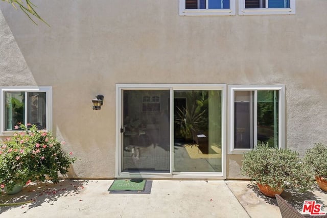 8728 Dartford Place, Inglewood, CA 90305 — photo 12 of 53