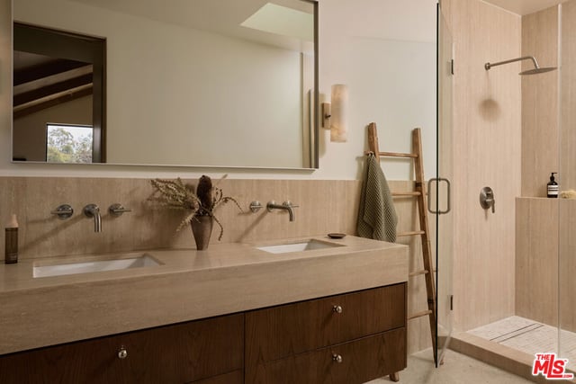 621 Frontenac Avenue, Los Angeles, CA 90065 — photo 16 of 36