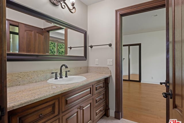 123 Fremont Place, Los Angeles, CA 90005 — photo 41 of 62