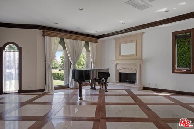 123 Fremont Place, Los Angeles, CA 90005 — photo 5 of 62