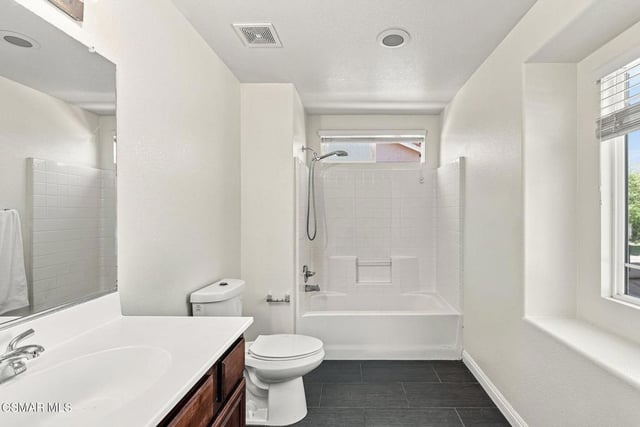 28318 Milbrook Place, Castaic, CA 91384 — photo 22 of 39