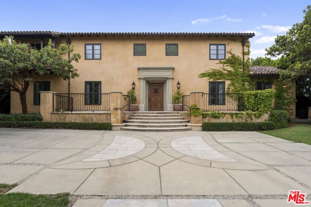 305 S June Street, Los Angeles, CA 90004 — photo 2 of 71