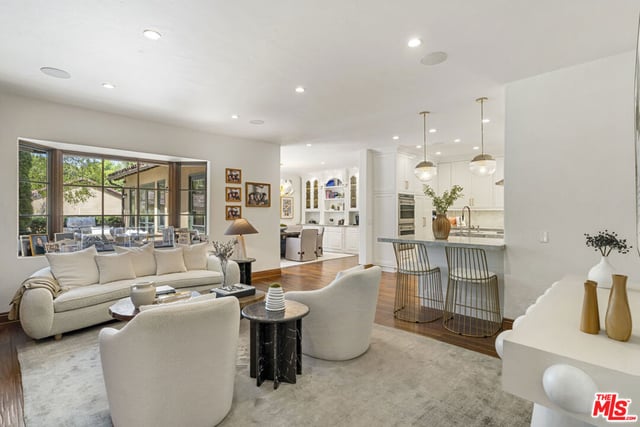 305 S June Street, Los Angeles, CA 90004 — photo 23 of 71