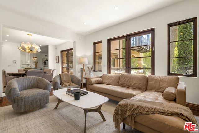305 S June Street, Los Angeles, CA 90004 — photo 28 of 71