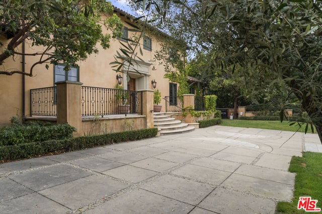 305 S June Street, Los Angeles, CA 90004 — photo 3 of 71
