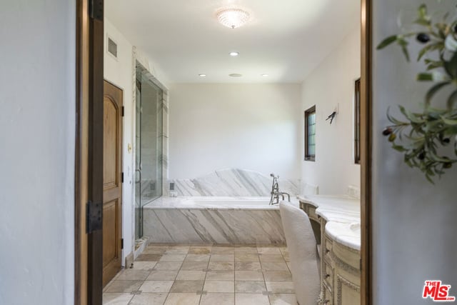 305 S June Street, Los Angeles, CA 90004 — photo 40 of 71