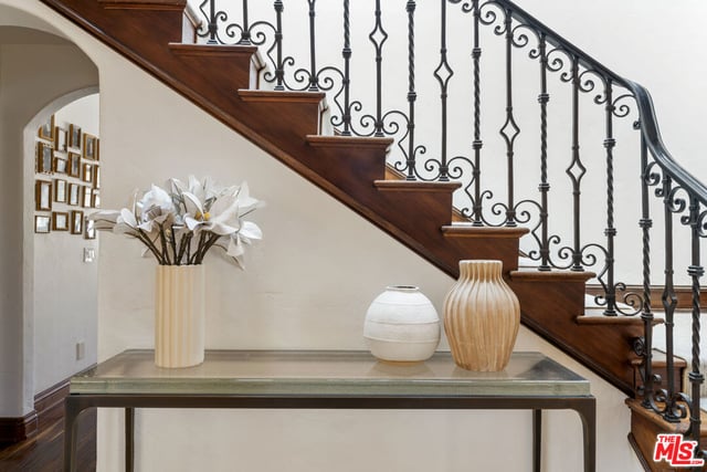 305 S June Street, Los Angeles, CA 90004 — photo 5 of 71