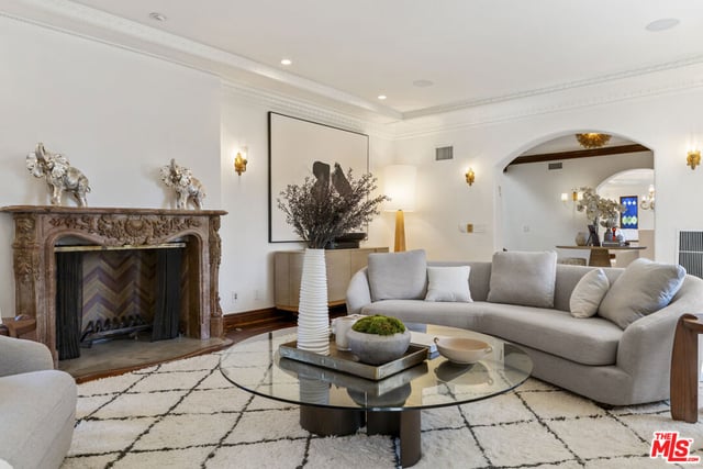 305 S June Street, Los Angeles, CA 90004 — photo 9 of 71