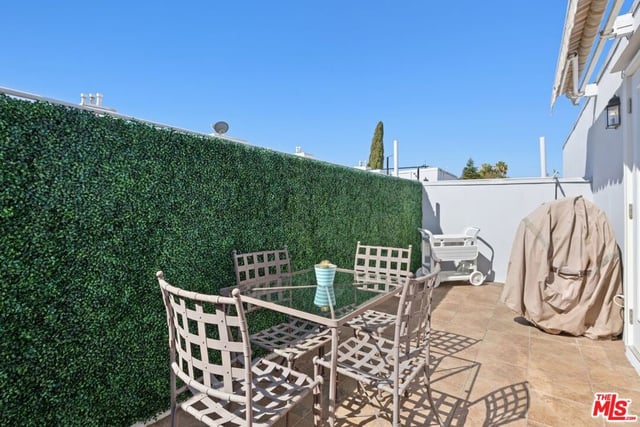 4235 Mary Ellen Avenue 303, Los Angeles, CA 91604 — photo 29 of 34