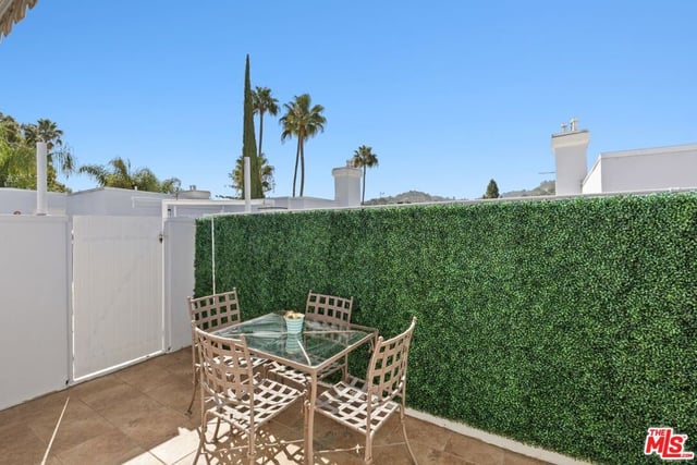4235 Mary Ellen Avenue 303, Los Angeles, CA 91604 — photo 30 of 34