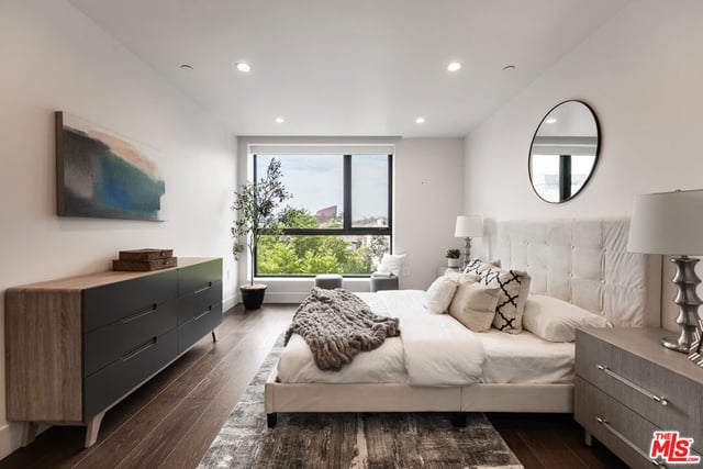 724 N Croft Avenue 301, Los Angeles, CA 90069 — photo 9 of 26