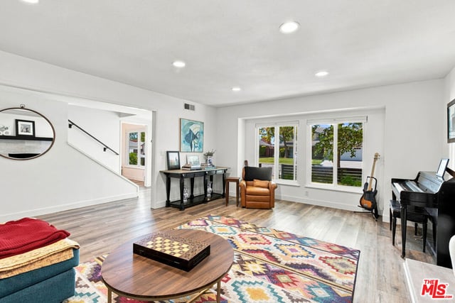 250 Lupe Avenue, Newbury Park, CA 91320 — photo 5 of 35