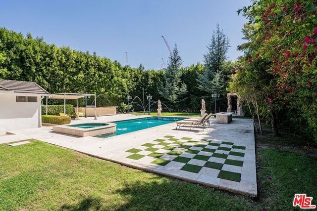 701 Trenton Drive, Beverly Hills, CA 90210 — photo 16 of 51