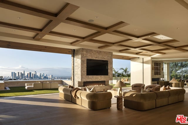 1360 Laurel Way, Beverly Hills, CA 90210 — photo 16 of 48