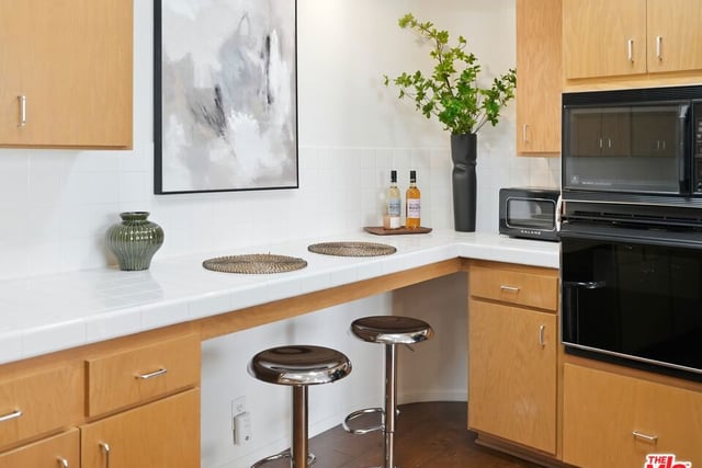 4236 Longridge Avenue 203, Los Angeles, CA 91604 — photo 15 of 32
