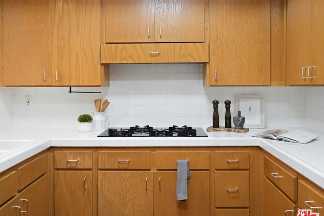 4236 Longridge Avenue 203, Los Angeles, CA 91604 — photo 16 of 32