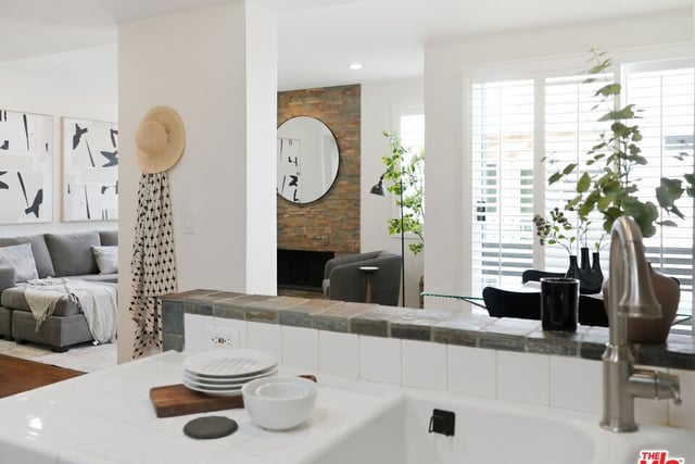 4236 Longridge Avenue 203, Los Angeles, CA 91604 — photo 17 of 32