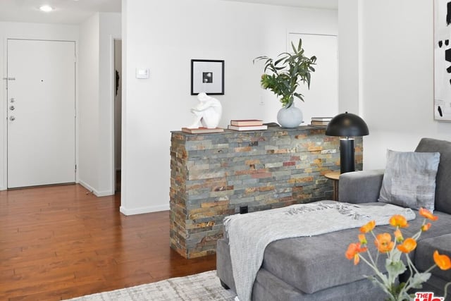 4236 Longridge Avenue 203, Los Angeles, CA 91604 — photo 29 of 32