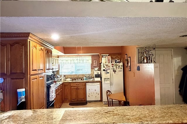 1245 Ross, Pomona, CA 91767 — photo 5 of 32