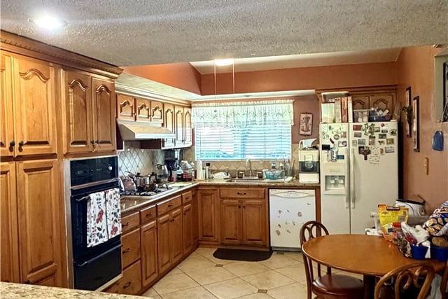 1245 Ross, Pomona, CA 91767 — photo 6 of 32