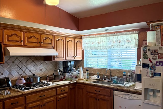 1245 Ross, Pomona, CA 91767 — photo 7 of 32