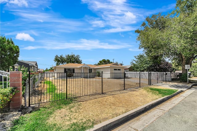 45351 Kingtree, Lancaster, CA 93534 — photo 47 of 49