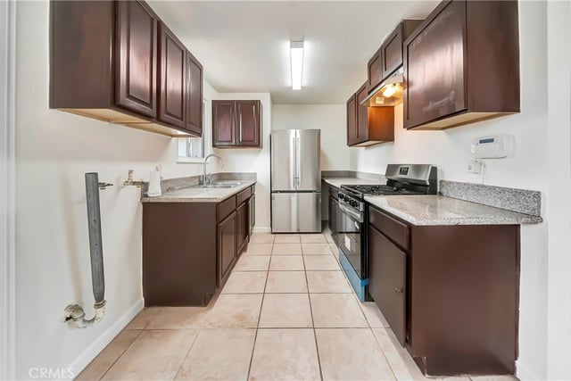 45351 Kingtree, Lancaster, CA 93534 — photo 9 of 49