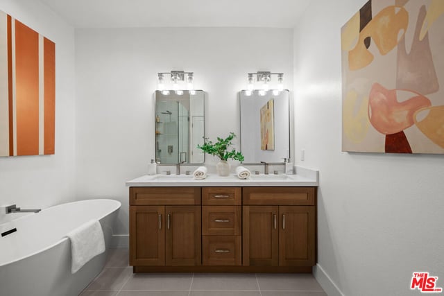 11115 Acama Street 104, Studio City, CA 91602 — photo 30 of 40