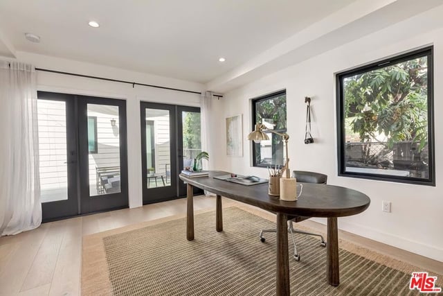 1015 S Tremaine Avenue, Los Angeles, CA 90019 — photo 40 of 55