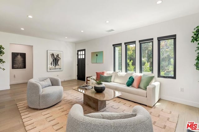 1015 S Tremaine Avenue, Los Angeles, CA 90019 — photo 7 of 55