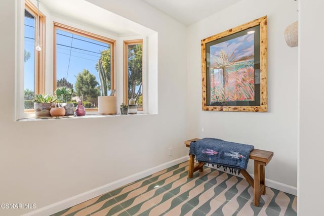 115 W Center Street, Ventura, CA 93001 — photo 7 of 32