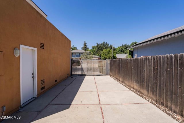 688 Velarde Drive, Thousand Oaks, CA 91360 — photo 34 of 35