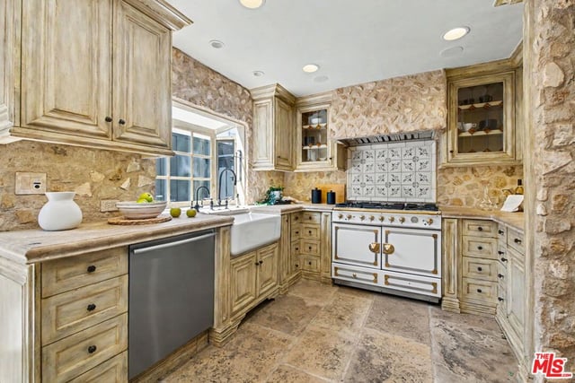 2408 34th Street 4, Santa Monica, CA 90405 — photo 10 of 35