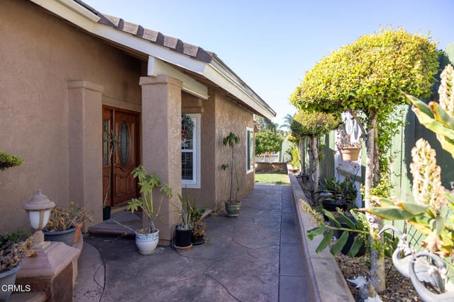5472 Quailridge Drive, Camarillo, CA 93012 — photo 2 of 13